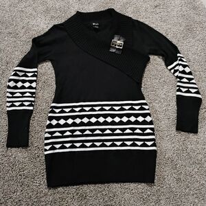 Black and White Vintage Deb Sweater Size Med .